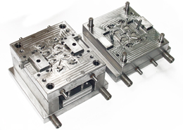 4-cavity-each-family-injection-mold-PC-FR-T5-tube-holder